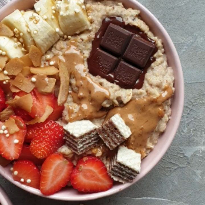 Hazelnut Caramel Protein Oats Breakfast