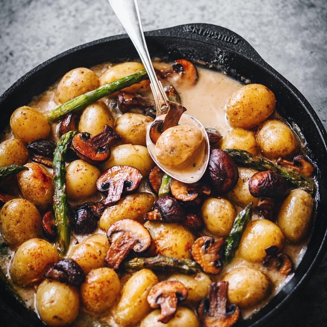Mushroom Gravy and Potato Skillet