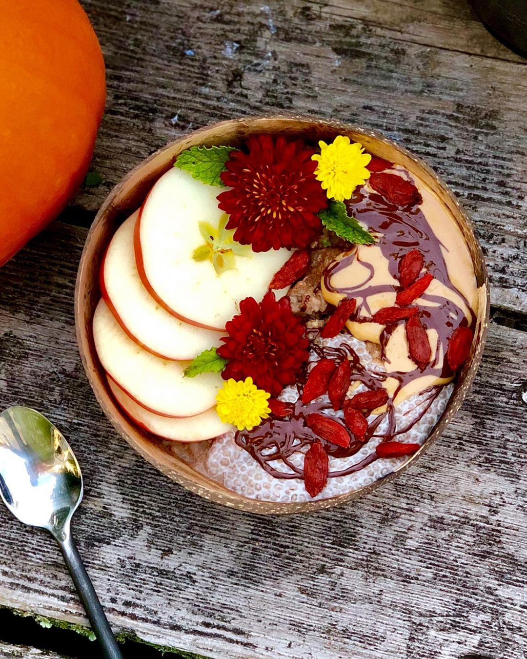 Spiced Oatmeal Breakfast Bowl
