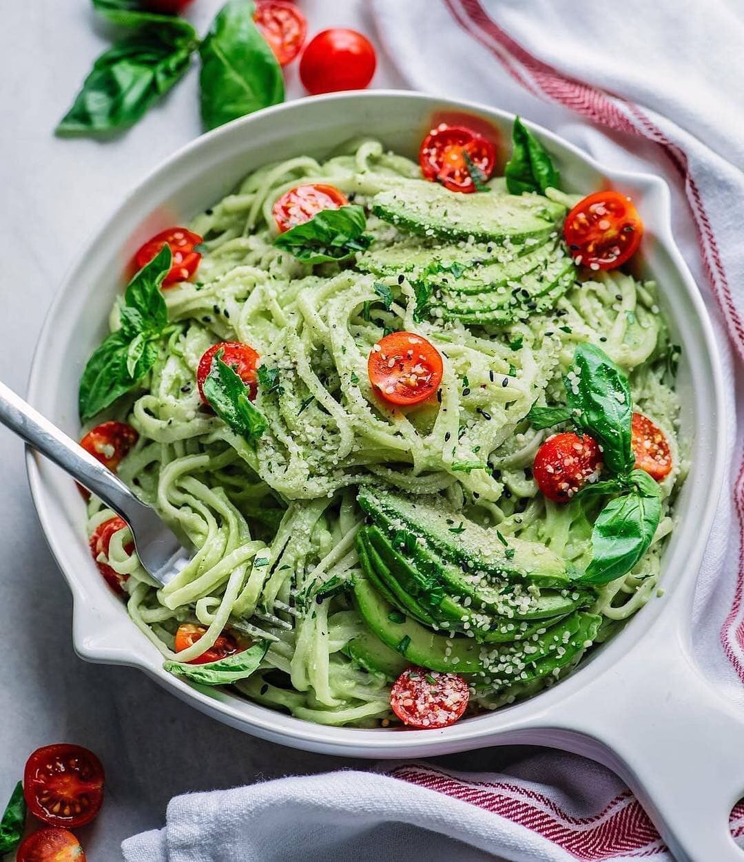 Easy Vegan Creamy Avocado Pasta