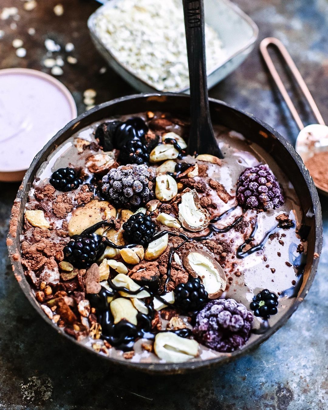 Chocolate Cashew Açaí Smoothie Bowl
