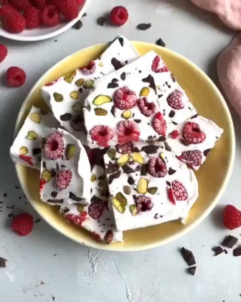 Vegan Coconut Raspberry Bars