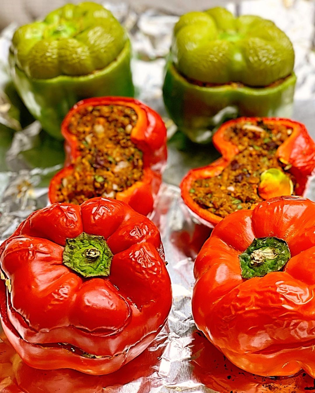 Easy Vegan Stuffed Bell Peppers with Quinoa