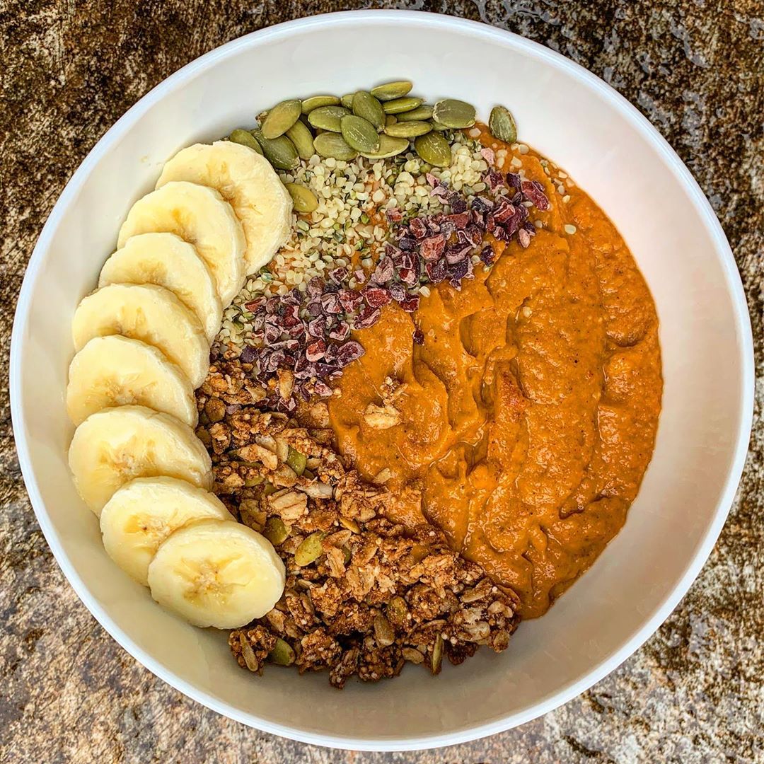 Peanut Butter Pumpkin Smoothie Bowl