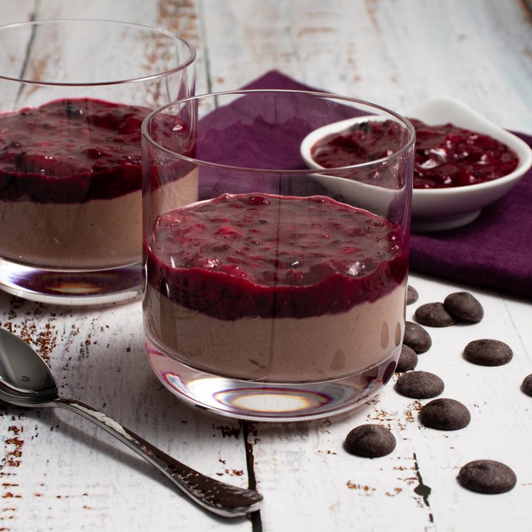 Berry Compote and Chocolate Yogurt⁠⠀