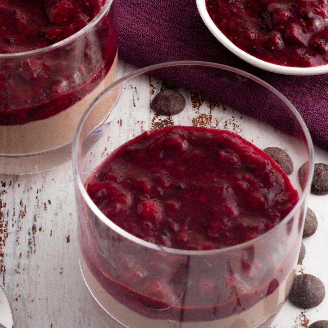Berry Compote and Chocolate Yogurt⁠⠀