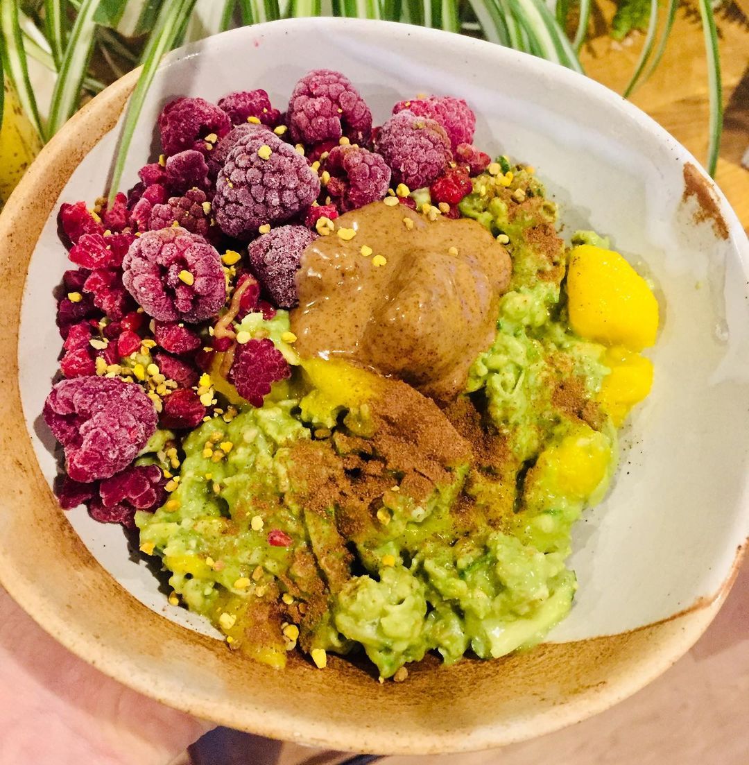 Overnight Matcha Zucchini Oats Bowl