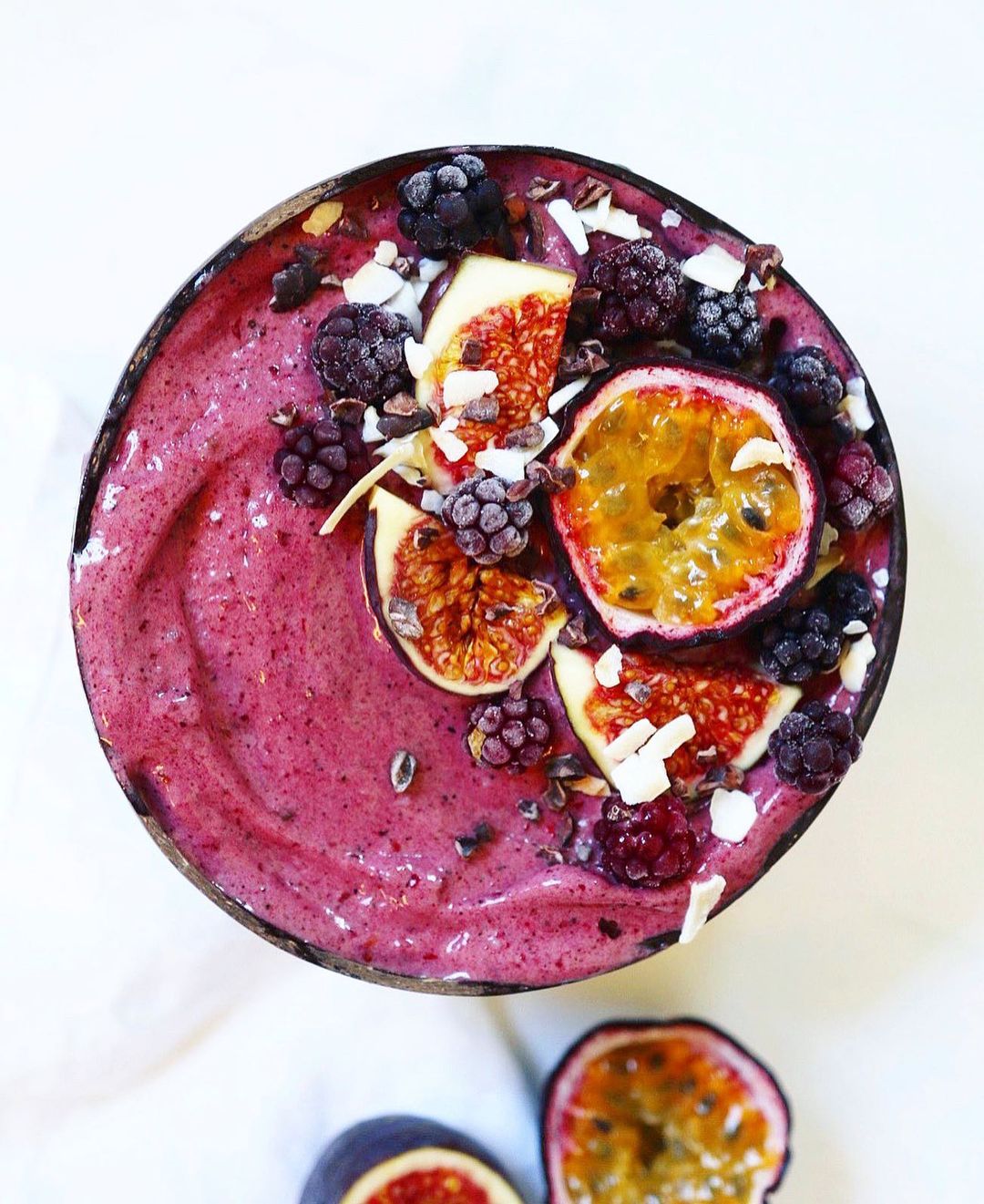 Vegan Acai Bowl with Superfood Berries