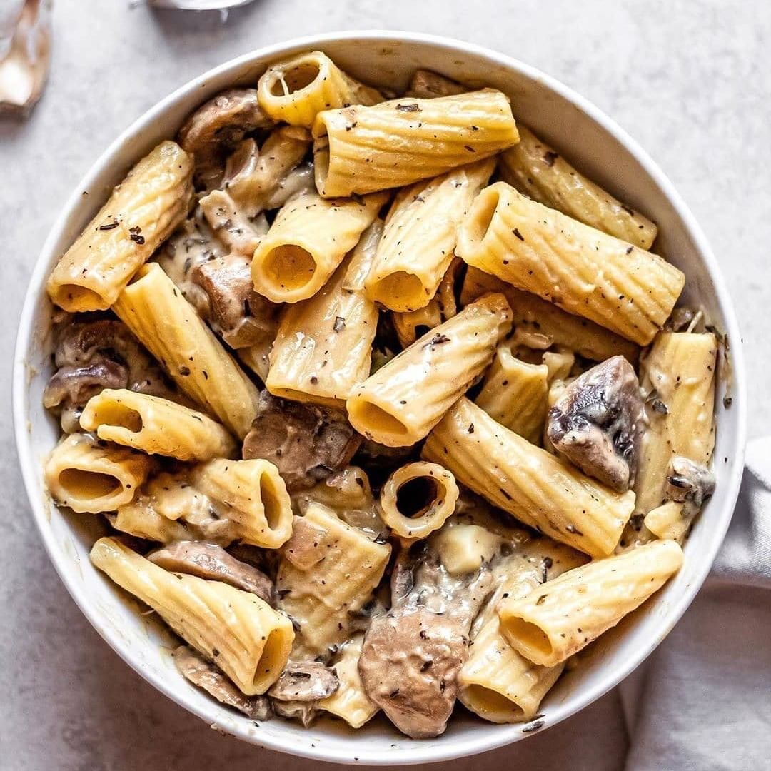 Creamy Garlic Mushroom Pasta Dish