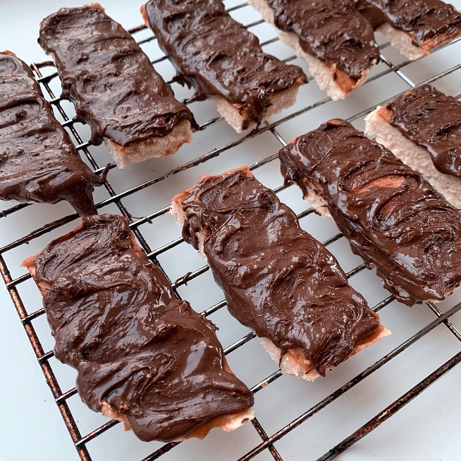 Homemade Vegan Twix Protein Bars
