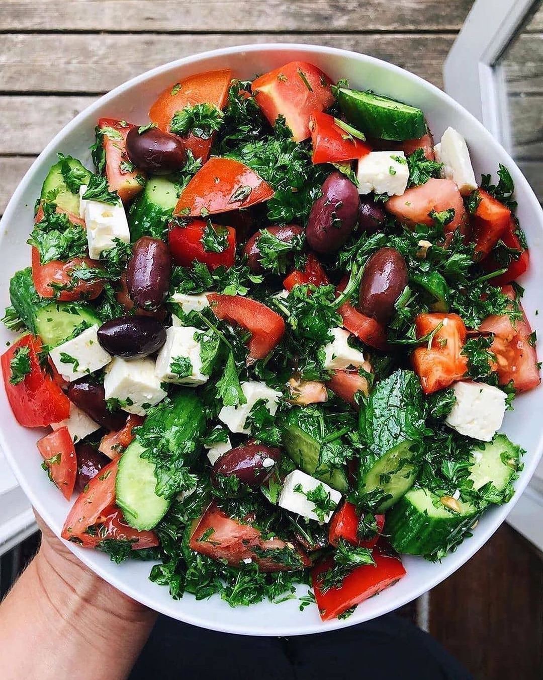 Fresh Parsley Salad with Tomatoes and Olives