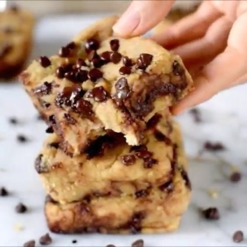 Easy Gooey Vegan Blondies