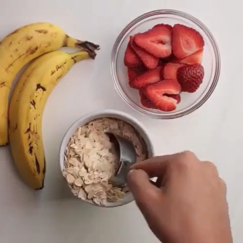 Sugar-Free Dairy-Free Strawberry Pancakes