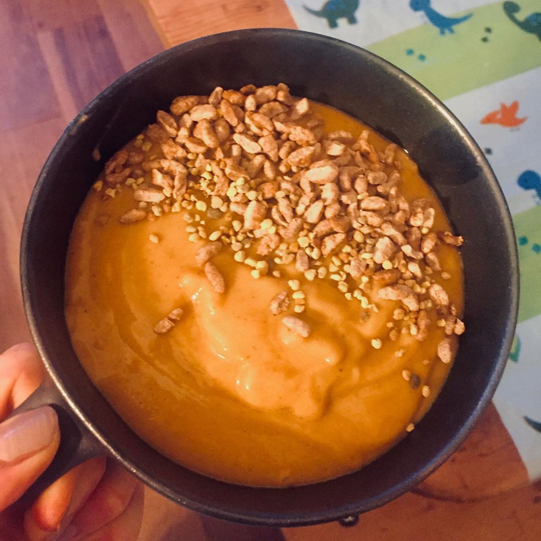 Simple Vegan Pumpkin Smoothie Bowl