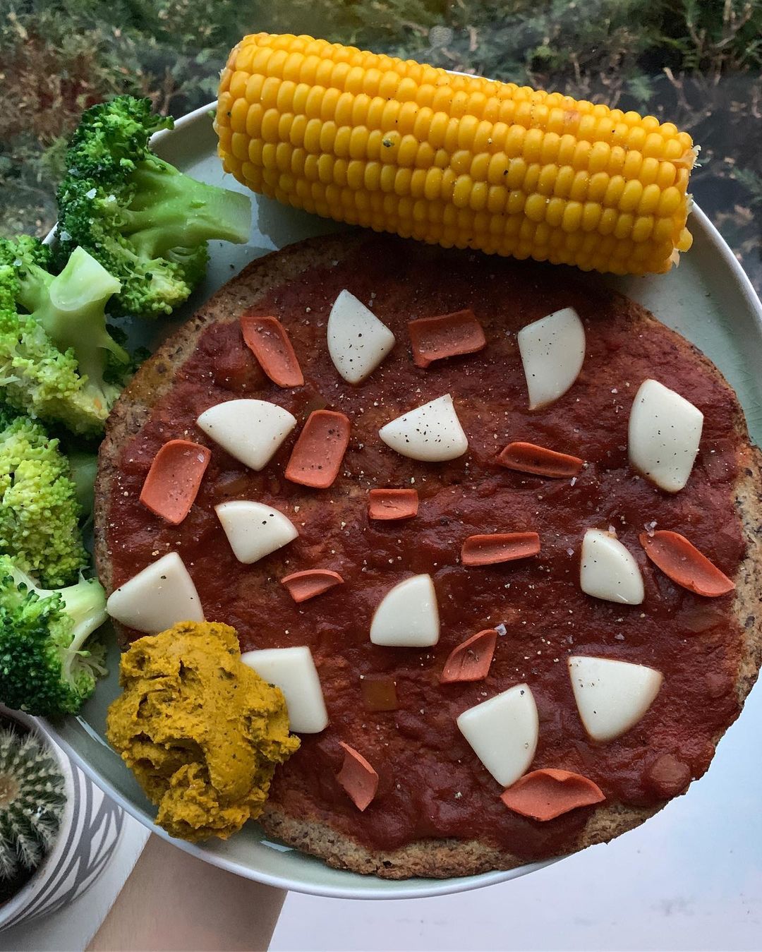 Healthy Cauliflower Crust Pizza