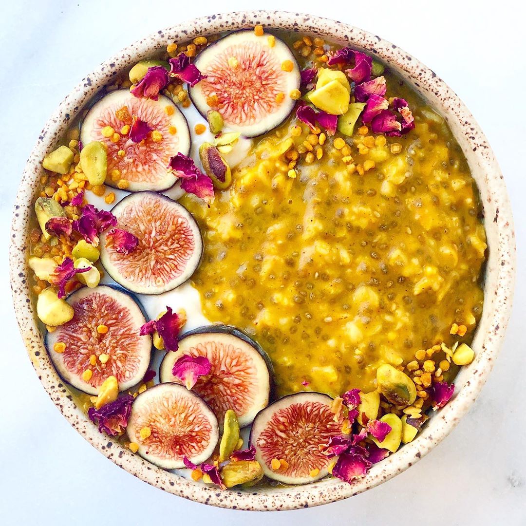 Pumpkin Spice Oatmeal with Fig Topping