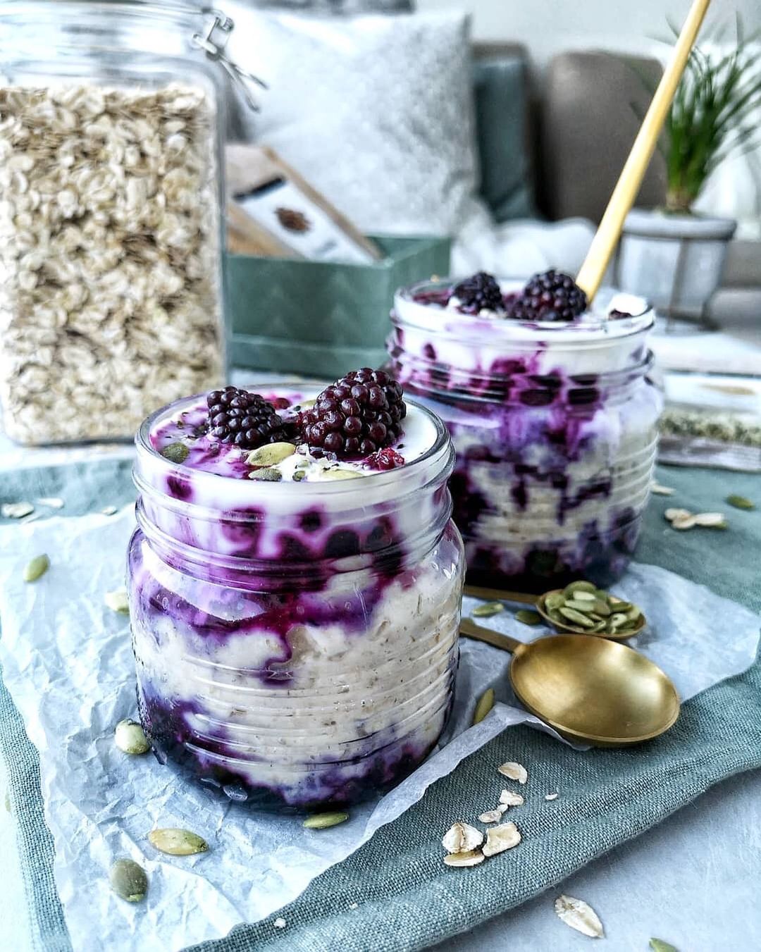Blackberry Blueberry Oatmeal Jars