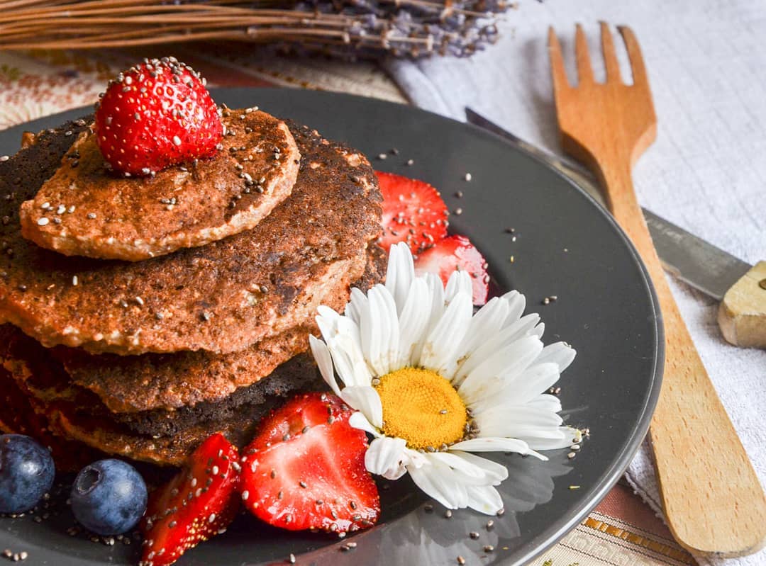 Simple Vegan Pancakes with Banana and Chia