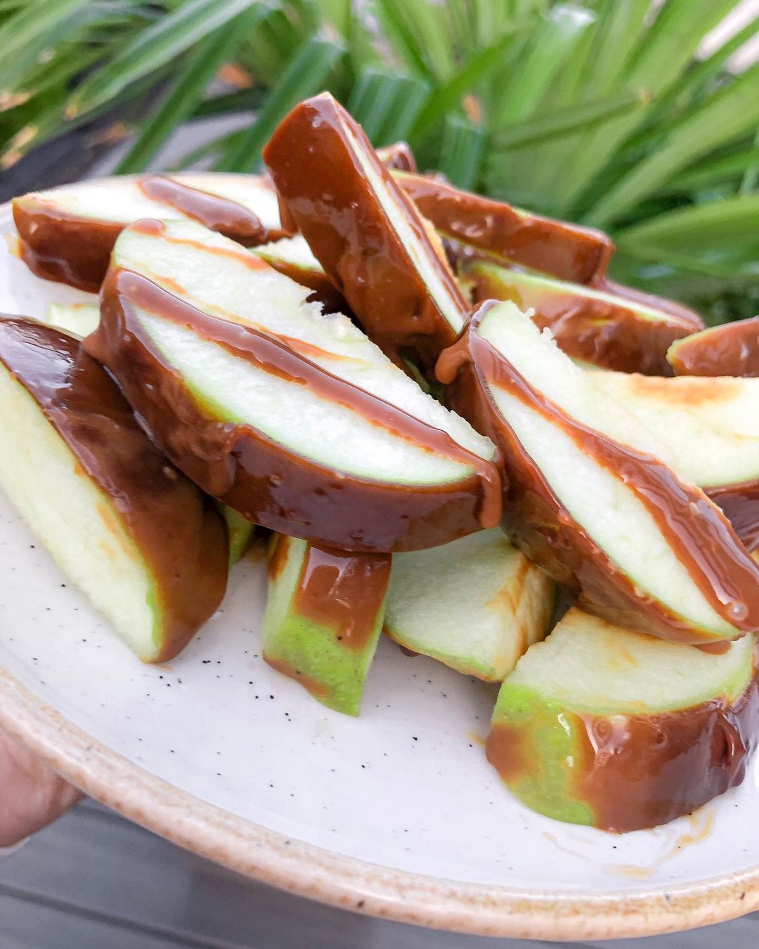 Homemade Vegan Caramel Apples with Coconut Cream