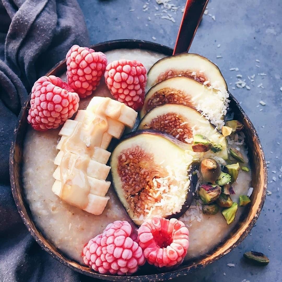 Vegan Oatmeal Bowl with Spiced Toppings