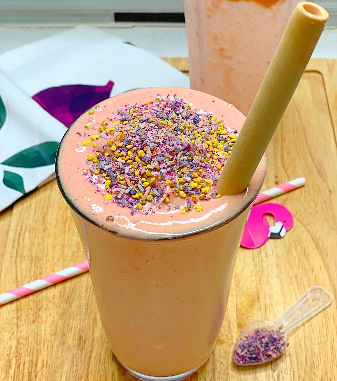 Strawberry Peanut Butter Smoothie with Chia Seeds