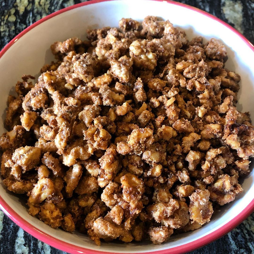 Candied Walnuts with Cinnamon and Sugar