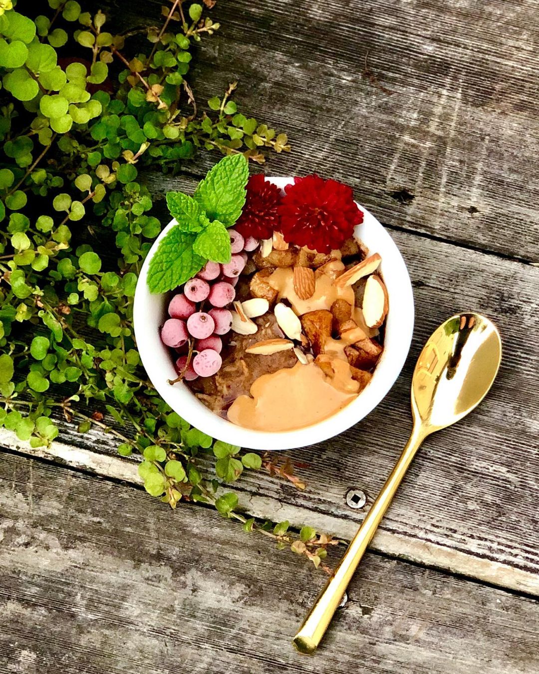 Delicious Warming Oatmeal Bowl with Toppings