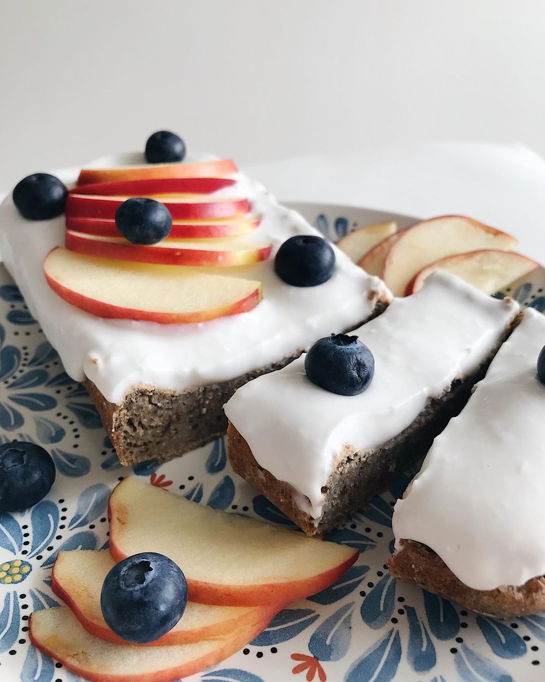 Vegan Banana Cake with Coconut Glaze