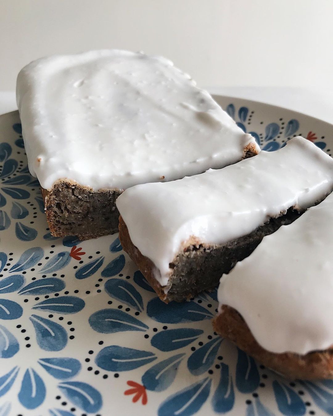 Vegan Banana Cake with Coconut Glaze