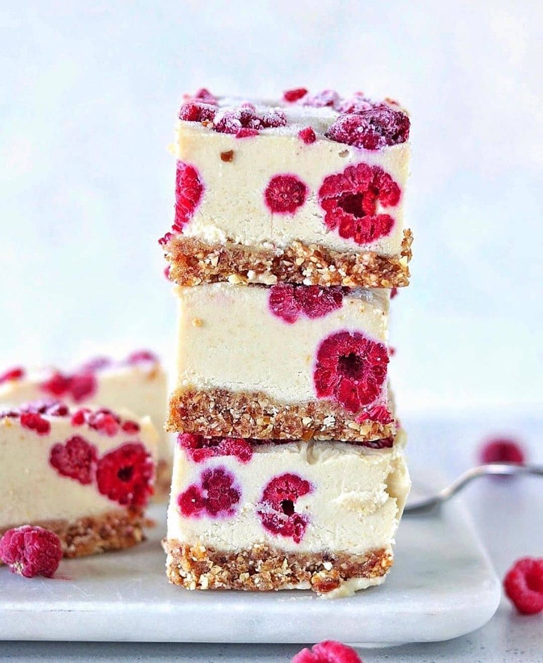 Lemon and Raspberry Raw Cheesecake Slices