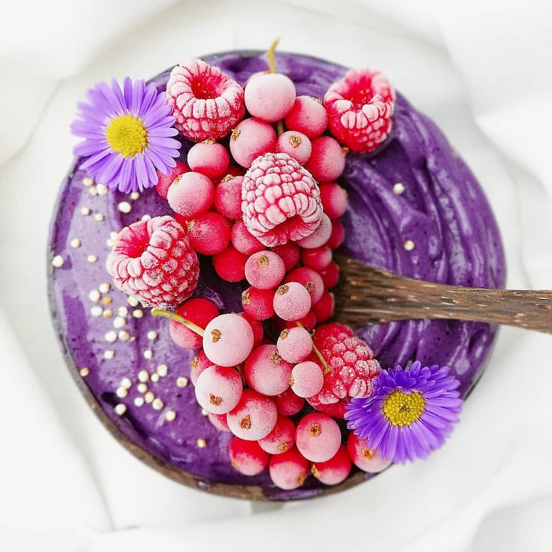 Banana and Blueberry Nicecream Bowl
