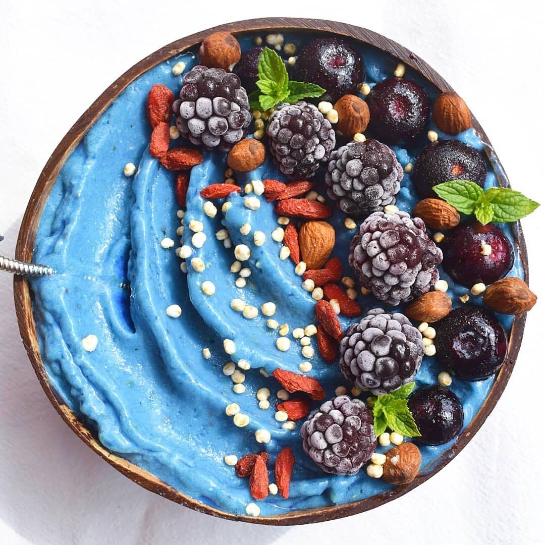 Vegan Blue Spirulina Nicecream Bowl