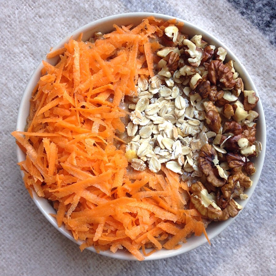 Carrot Cake Inspired Breakfast Oatmeal