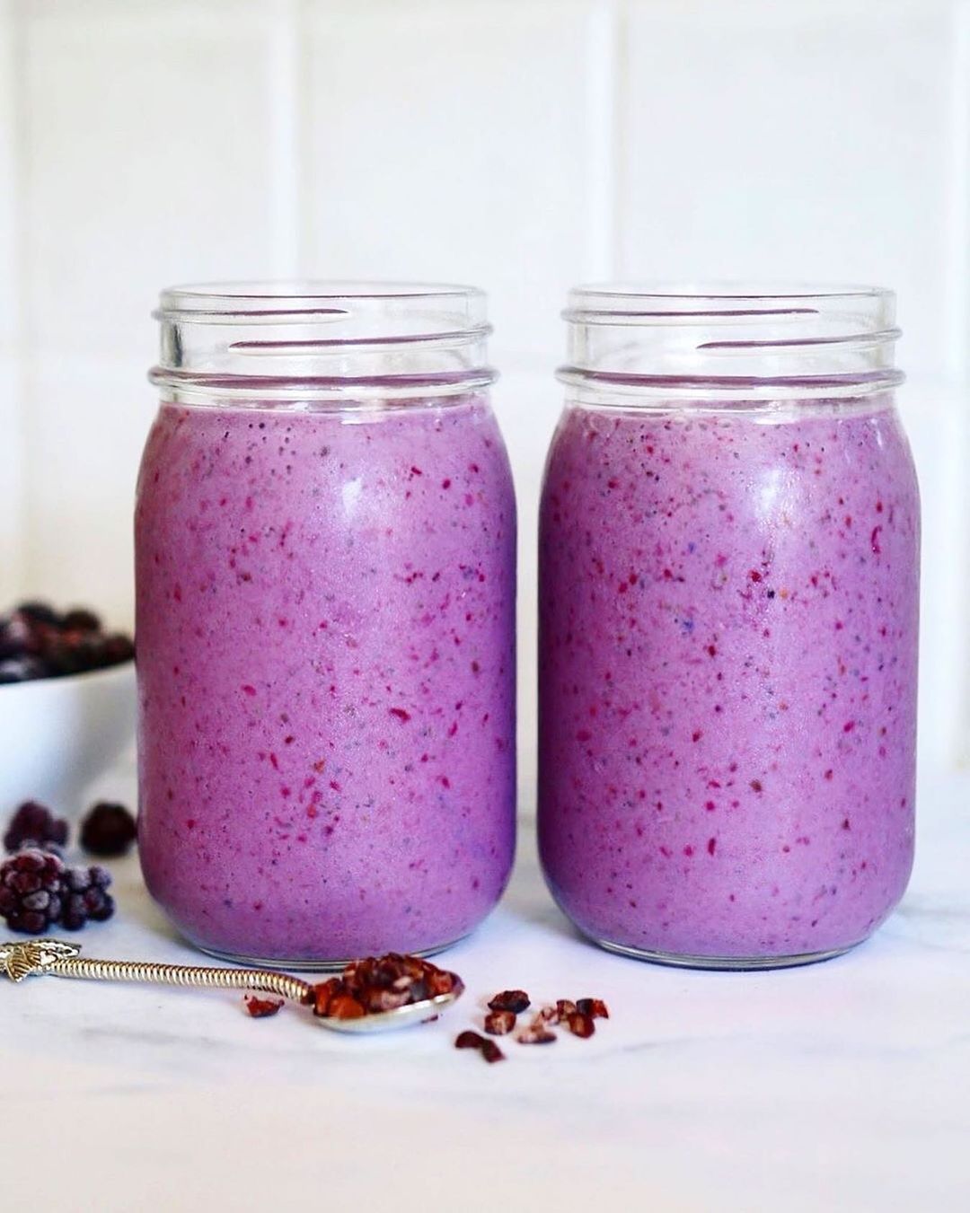 Refreshing Blueberry Smoothie with Blue Spirulina