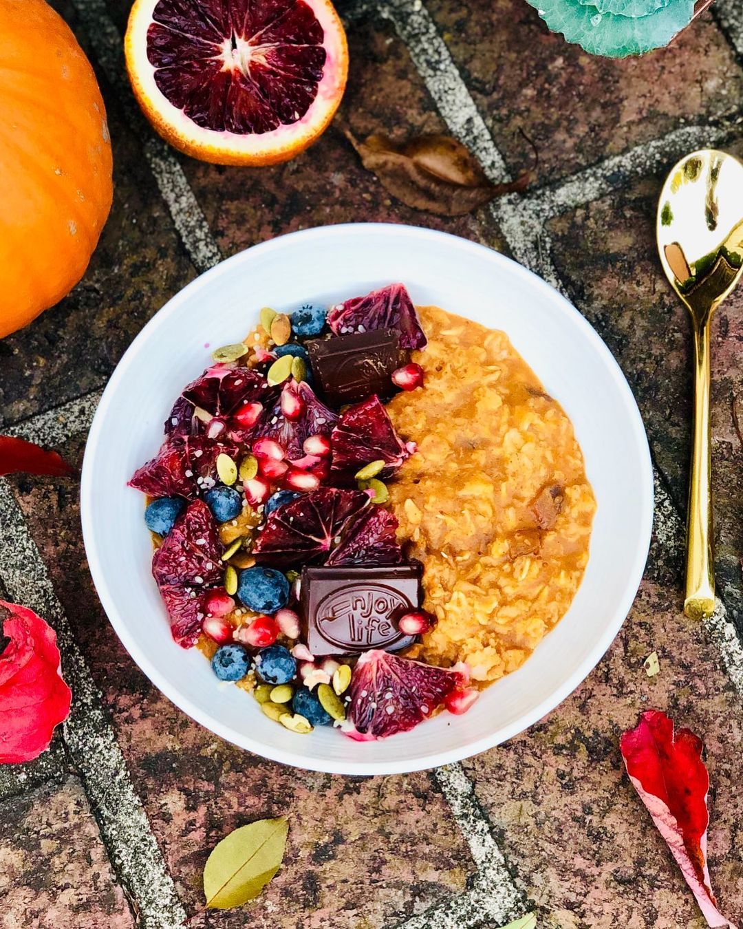 Flavorful Pumpkin Oatmeal Bowl with Toppings