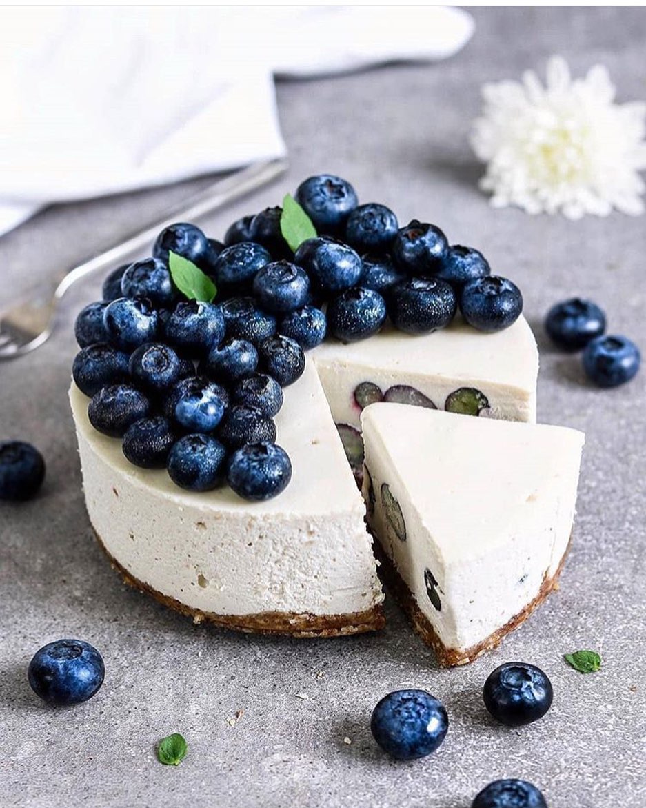 Vegan Raw Blueberry Cheesecake