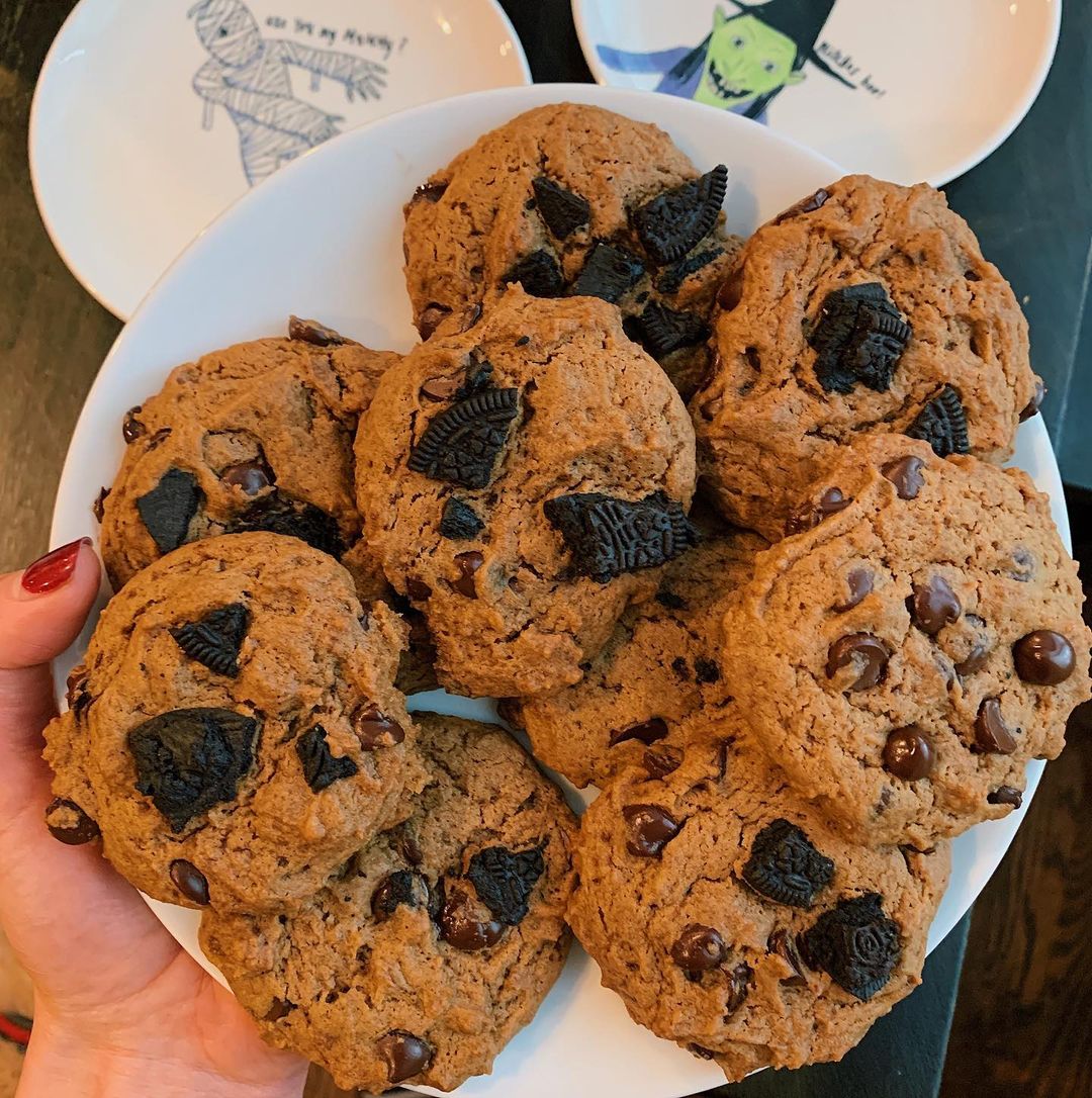 Vegan Chocolate Chip Oreo Cookies