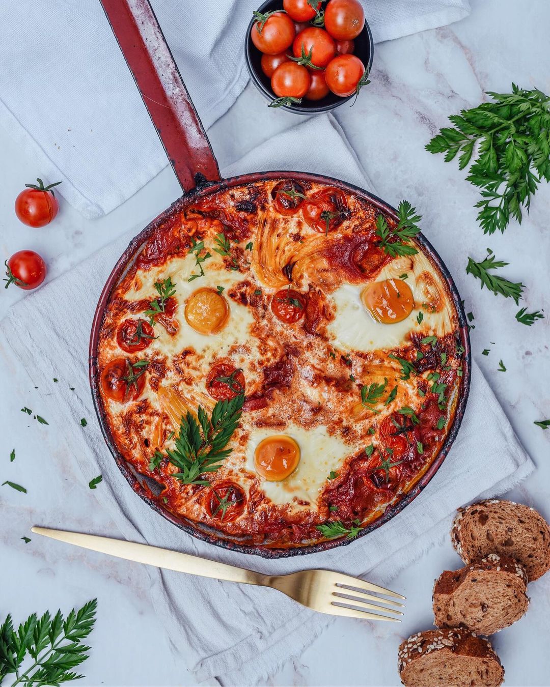 Delicious Low Carb Shakshuka with Eggs