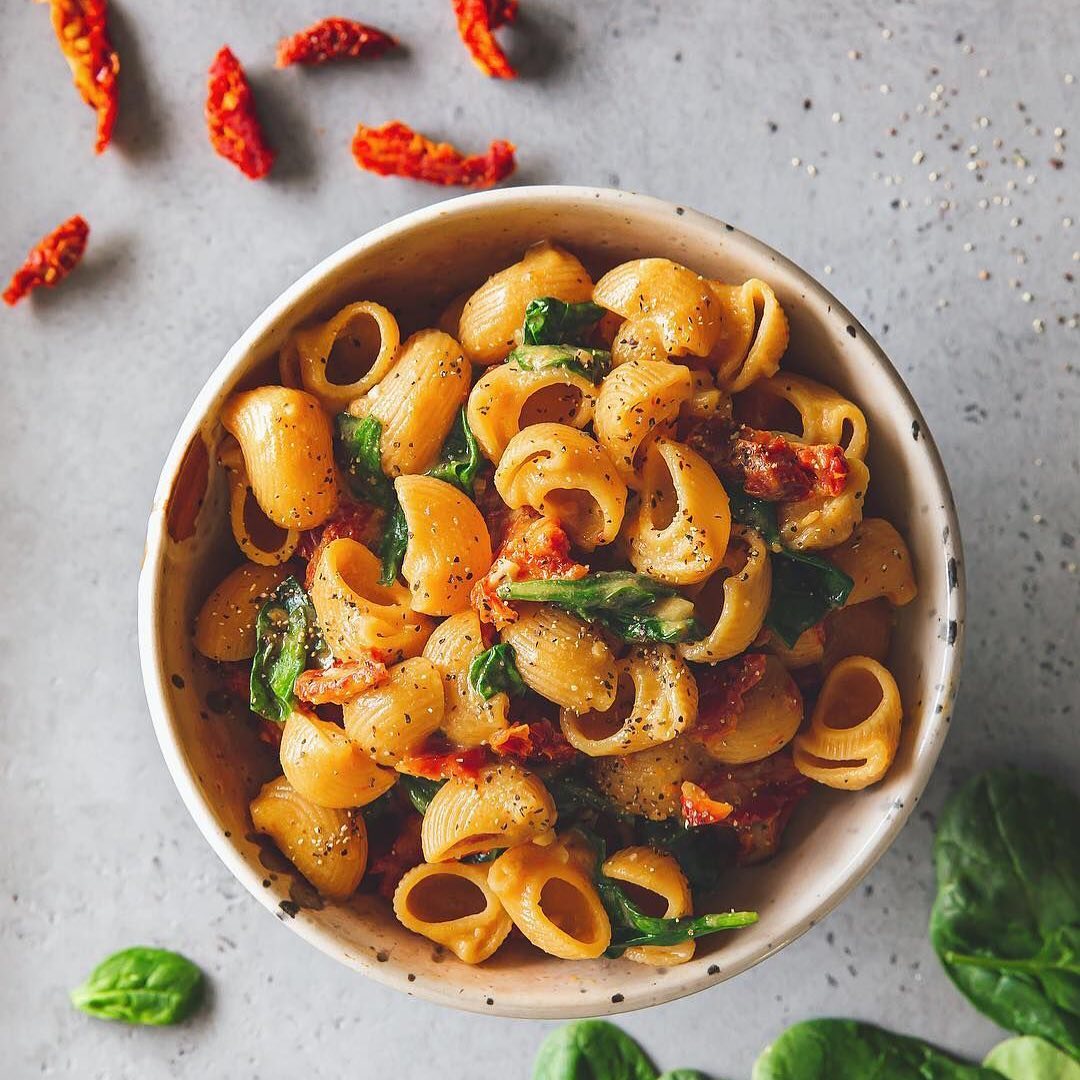 Creamy Sun Dried Tomato Pasta with Spinach Garlic