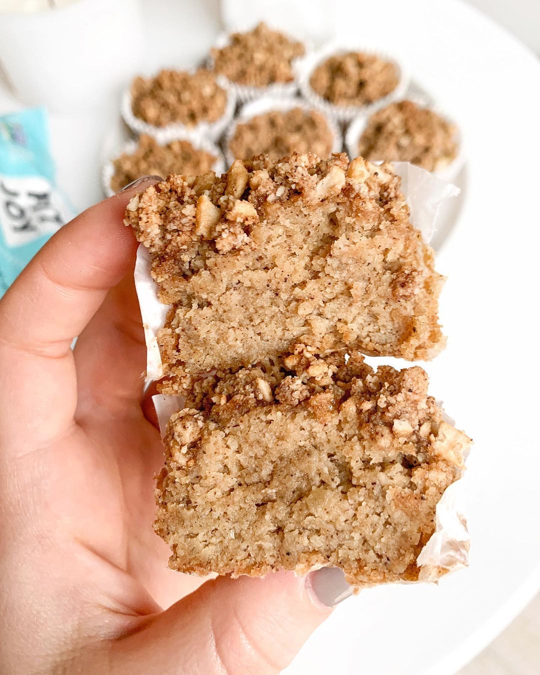 Homemade Banana Muffins with Cinnamon Pretzel Topping