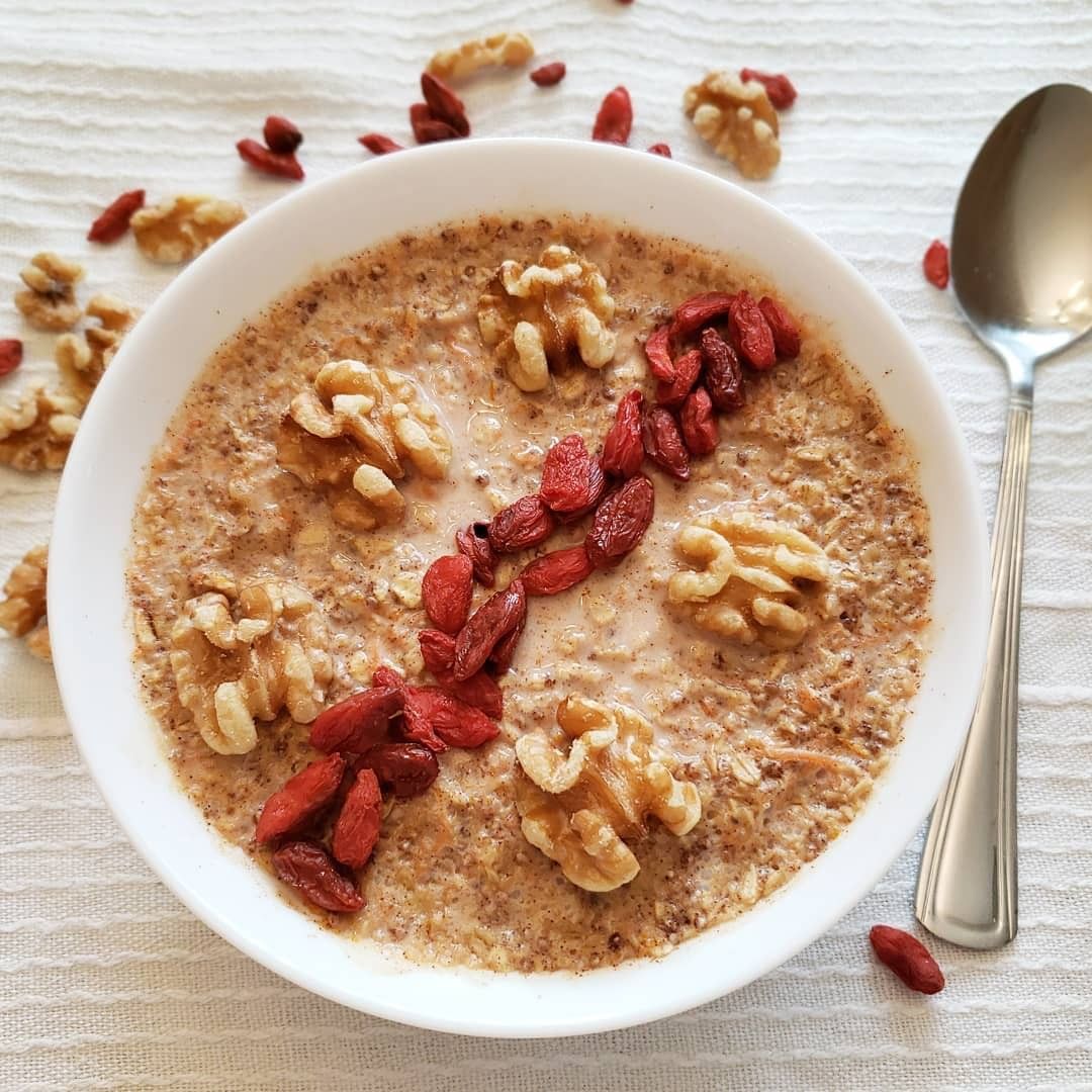 Carrot Cake Oats Bowl