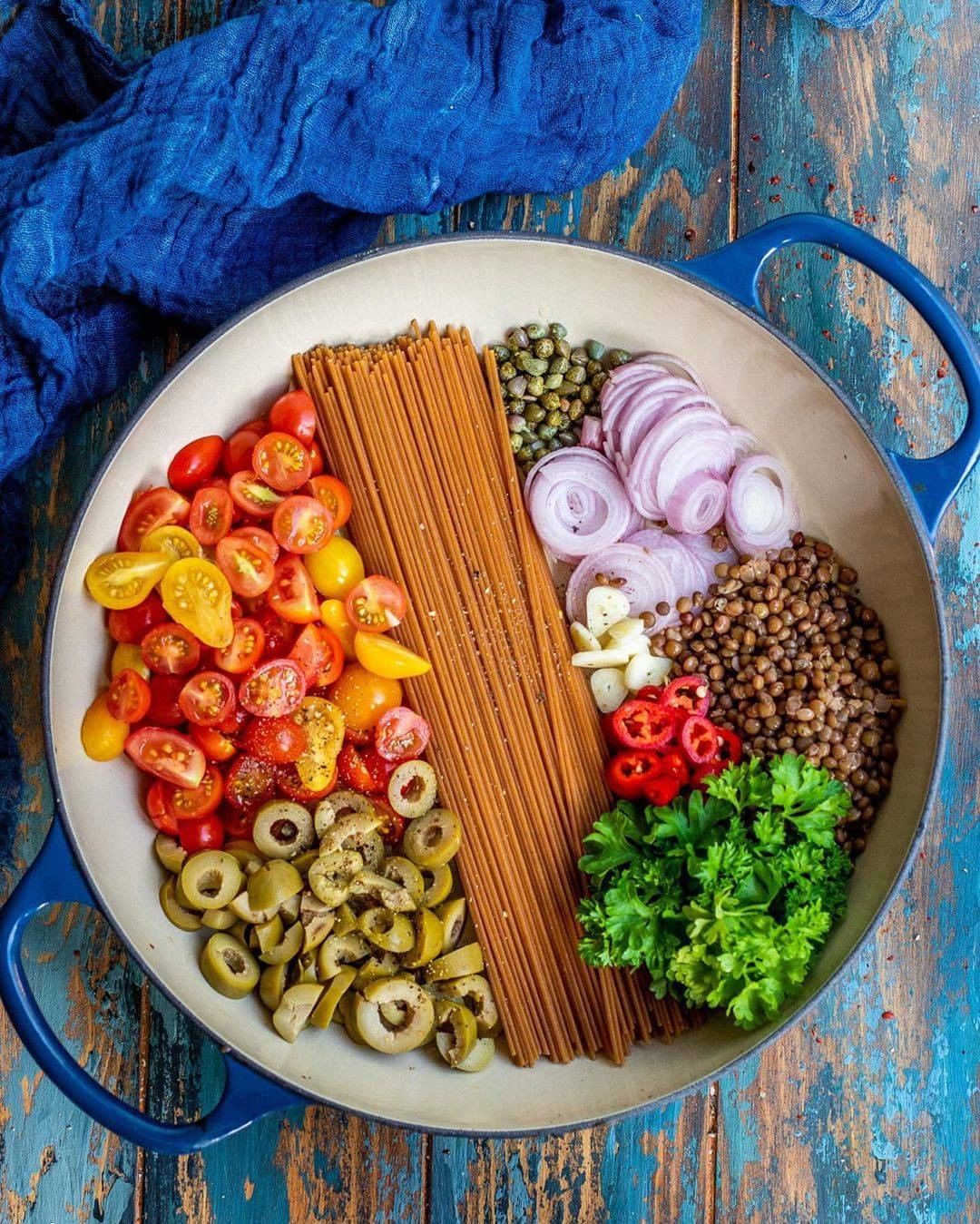One Pot Puttanesca Pasta