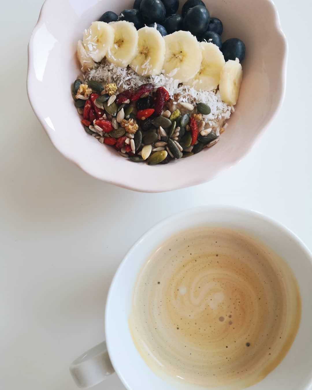 Simple Oats Porridge with Fruits and Cinnamon