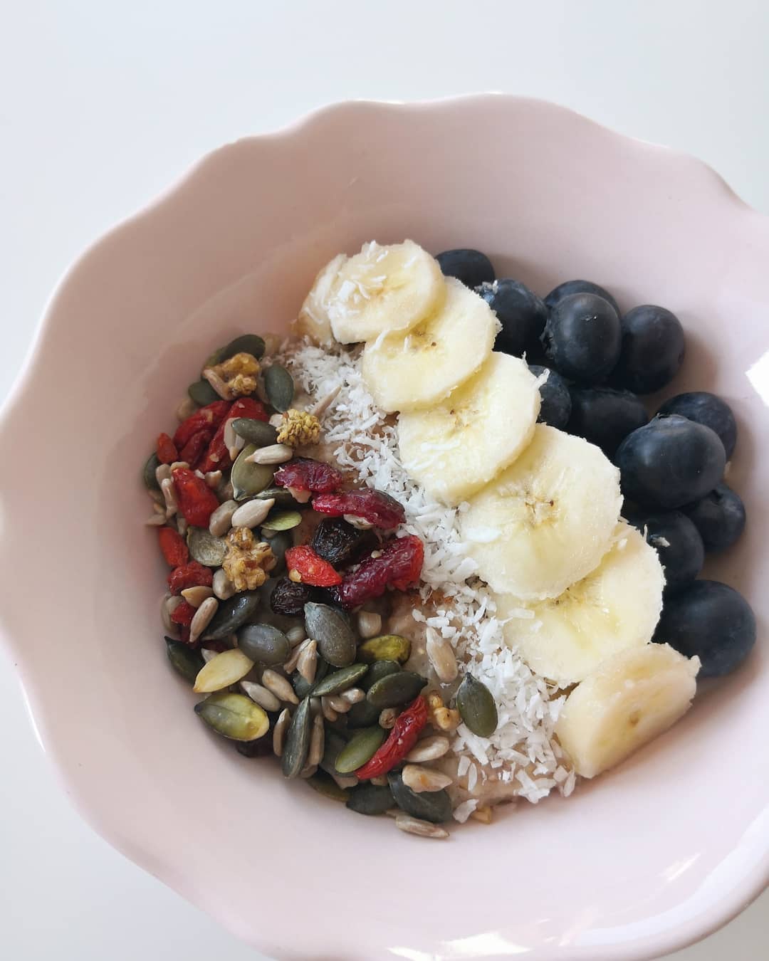 Simple Oats Porridge with Fruits and Cinnamon