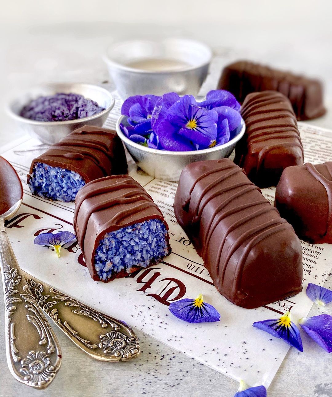 Butterfly Pea Powder Bounty Bars