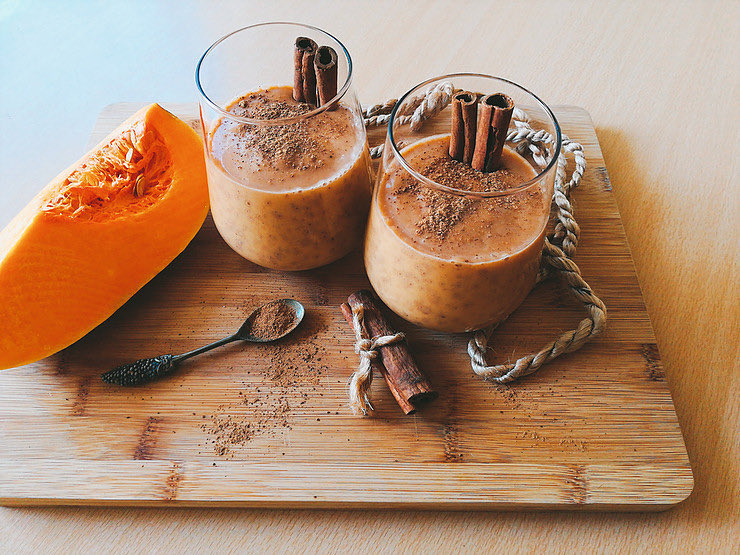 Super Delicious Pumpkin Banana Smoothie for Halloween