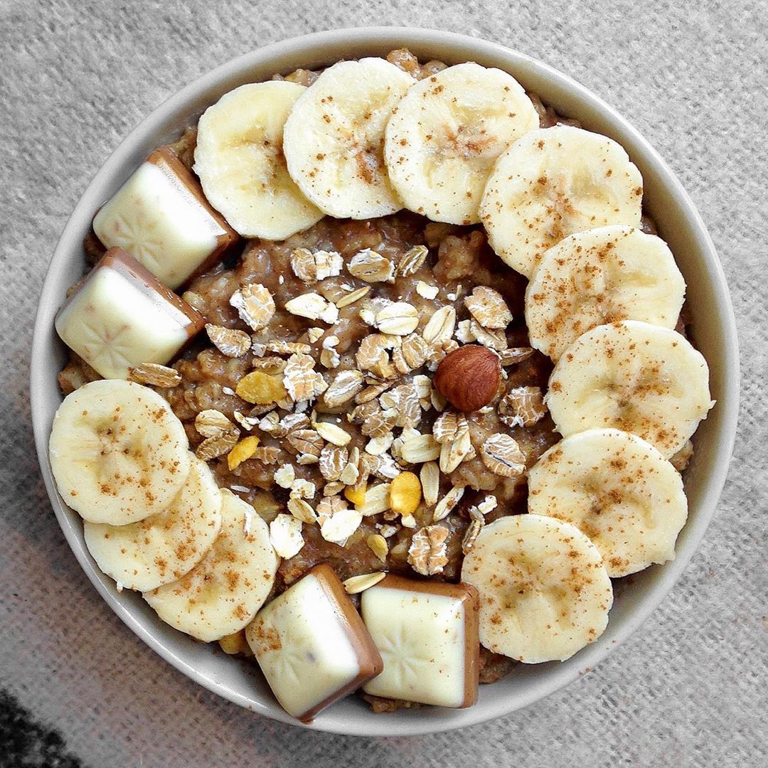 Simple Banana and Chocolate Oatmeal Breakfast