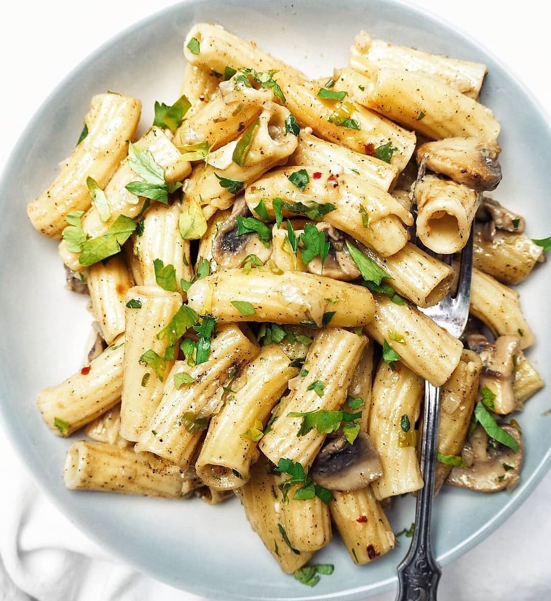 Rigatoni with Mushroom Garlic Sauce