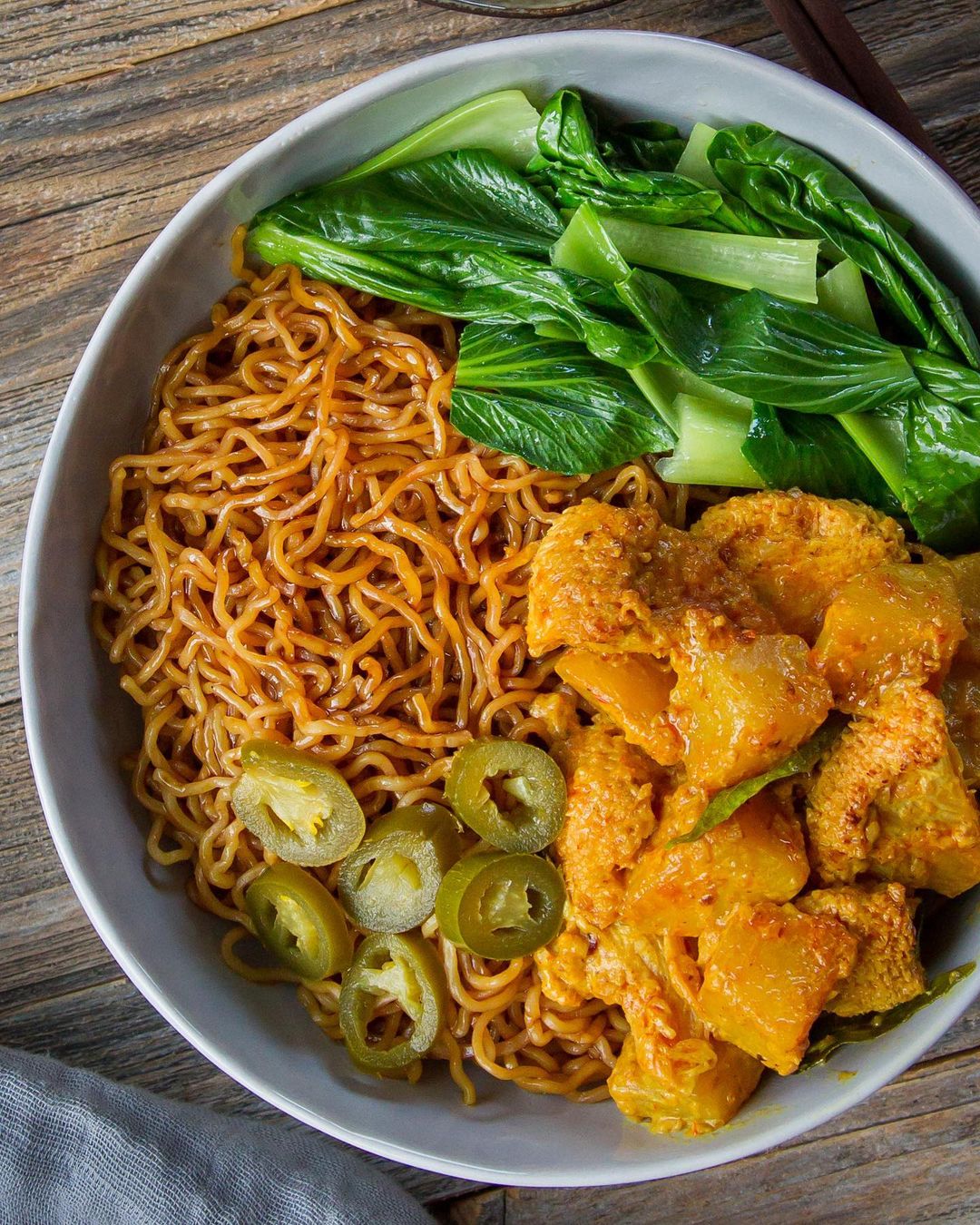 Dry Curry Noodles