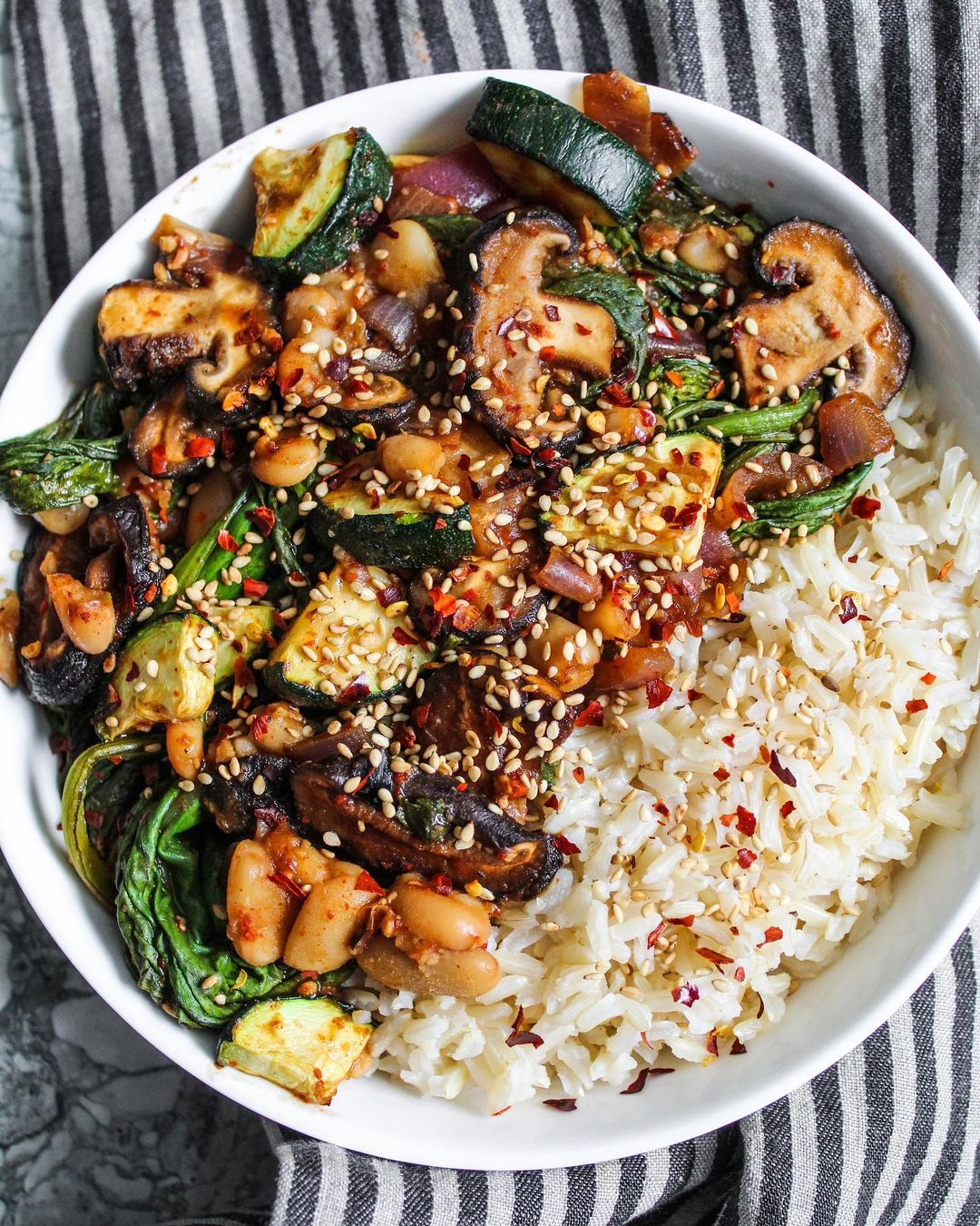 Quick Stir-Fried Beans with Vegetables and Spices